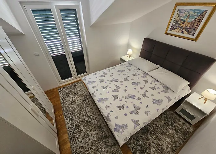 Kola Apartament Banići