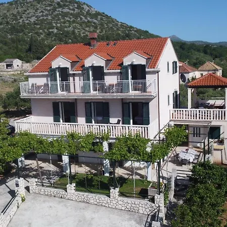 Apartment Kola