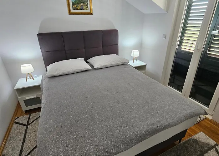 Apartment Kola Banići